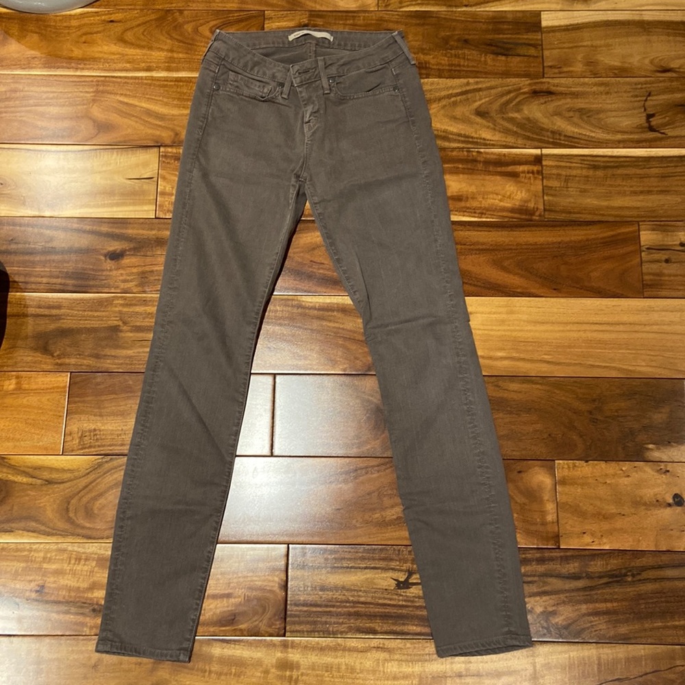 Vince Skinny Jeans *very good condition flattering fit, fits more like Size 25